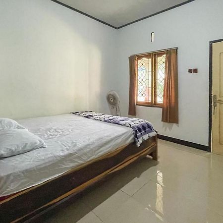 Ekas Beach Guesthouse Mitra Reddoorz Dış mekan fotoğraf