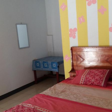 Ekas Beach Guesthouse Mitra Reddoorz Oda fotoğraf