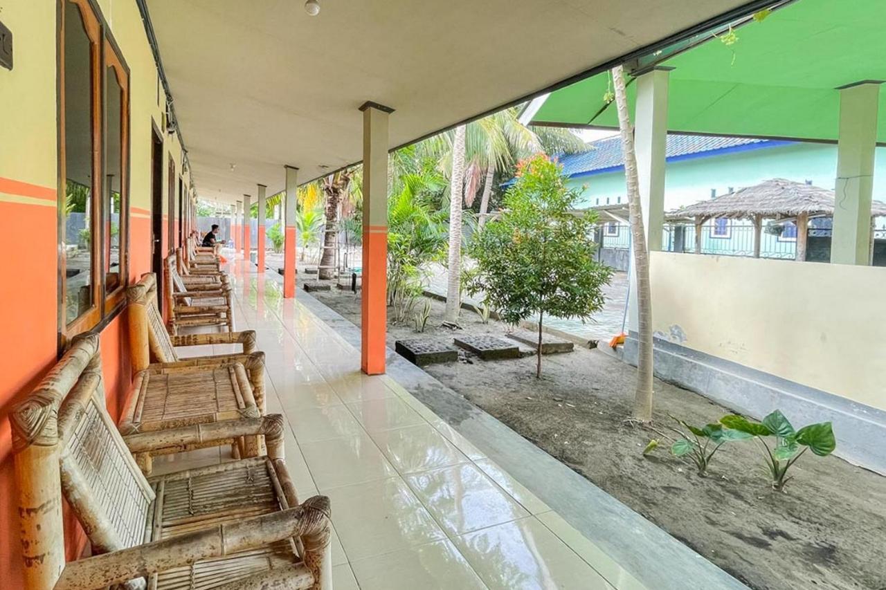 Ekas Beach Guesthouse Mitra Reddoorz Dış mekan fotoğraf