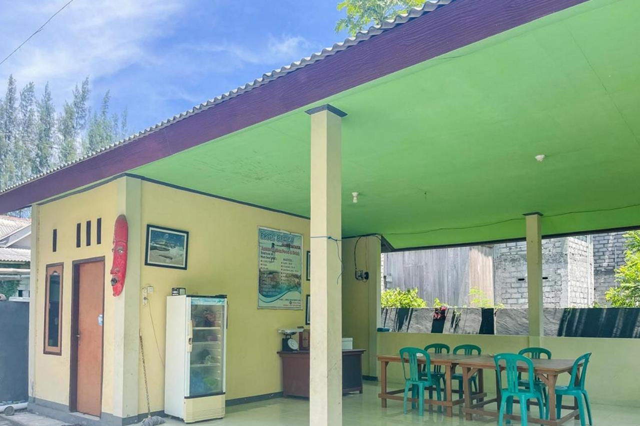 Ekas Beach Guesthouse Mitra Reddoorz Dış mekan fotoğraf